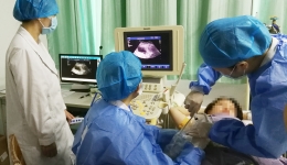 怀三胞胎高危妊娠，桂医附院优生遗传科与省外专家协作为孕妈化险为夷