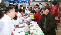 我院医联体甲山、长海社区卫生服务中心举办妇女节联合大型义诊活动