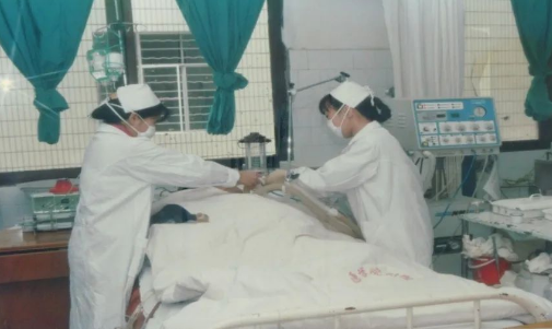 桂医附院重症医学科成立35周年