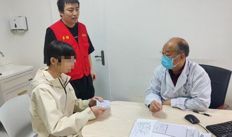 医者仁心系侗乡 振兴路上写担当 ——记桂林医科大学一附院驻村第一书记刘华锋的奉献之路