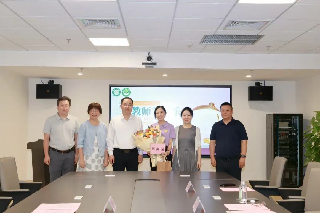 桂林医科大学党委书记马献力亲切慰问我院优秀教师代表