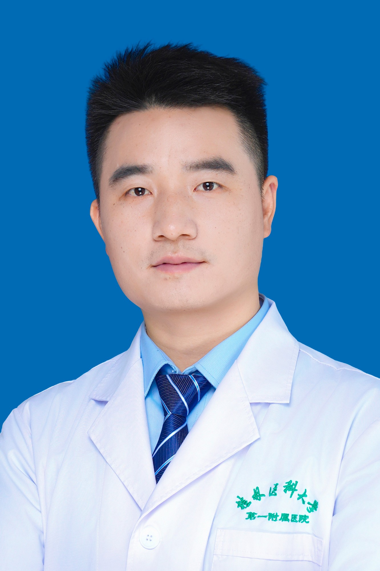 周毅